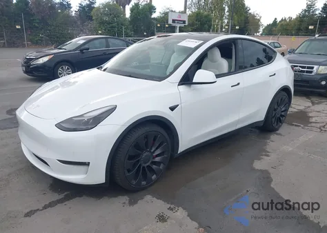 2022 Tesla Model Y Performance Dual Motor All-Wheel Drive z USA, uszkodzony, nr VIN 7SAYGDEF1NF406965